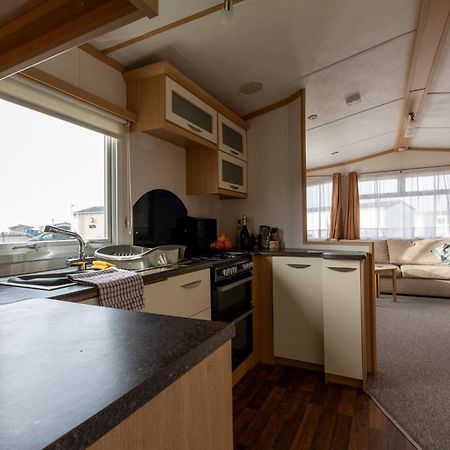 Carnaby Holiday Caravan, West Sands, Selsey Buitenkant foto